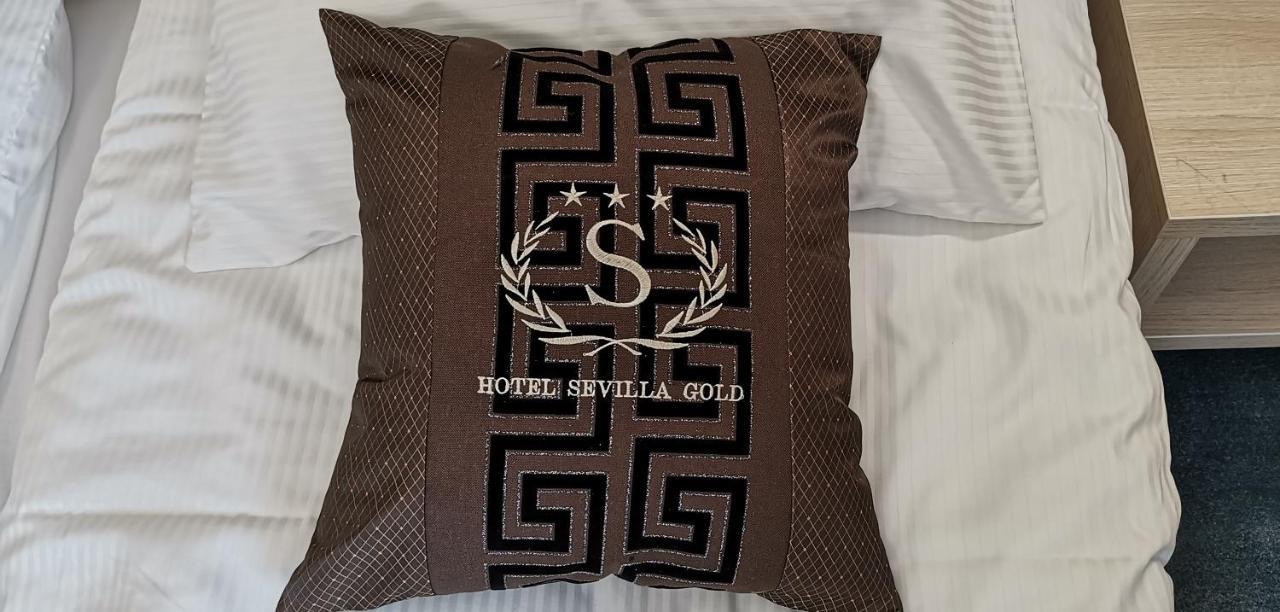 Hotel Sevilla Gold Leczeszyce Exterior photo